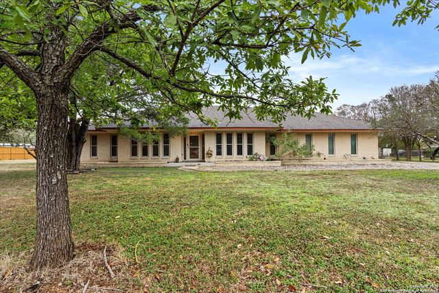 407 Windsor Ln, New Braunfels, TX 78132