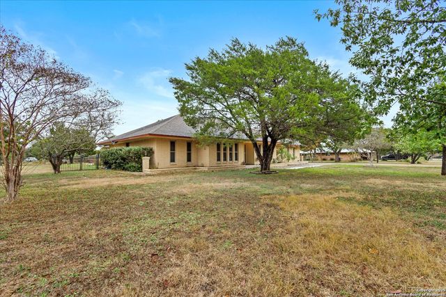 407 Windsor Ln, New Braunfels, TX 78132