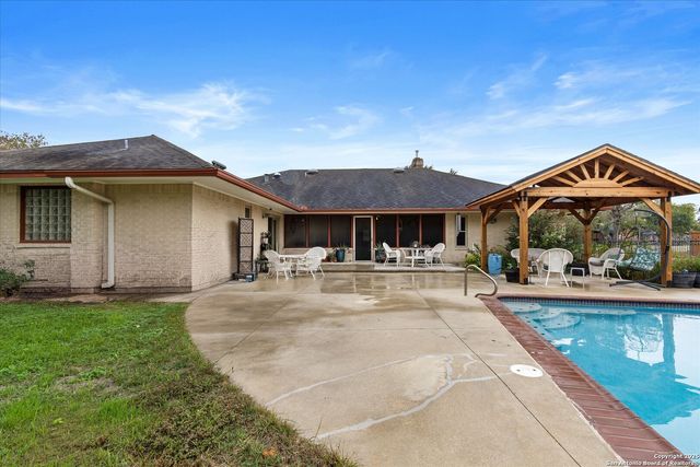 407 Windsor Ln, New Braunfels, TX 78132