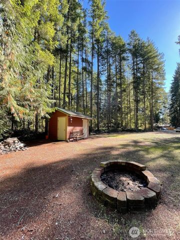 20 Oxbow Place, Hoodsport, WA 98548
