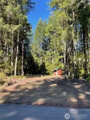 20 Oxbow Place, Hoodsport, WA 98548