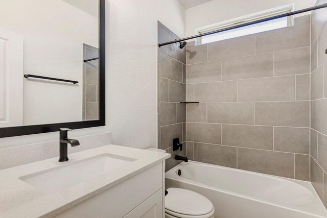 338 Orleanian DR, Buda, TX 78610