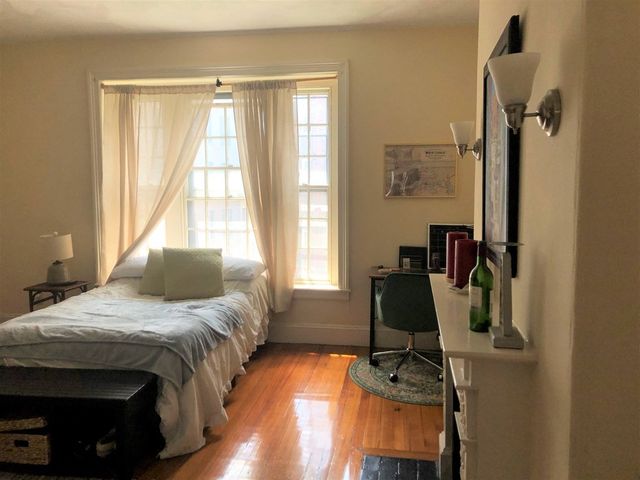 15 Charles 4L, Boston, MA 02114