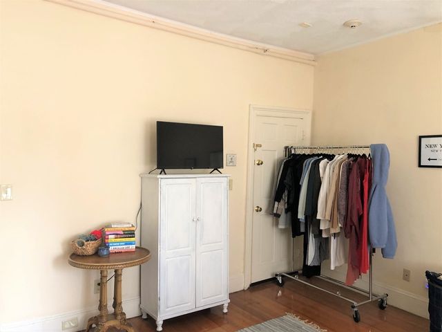 15 Charles 4L, Boston, MA 02114