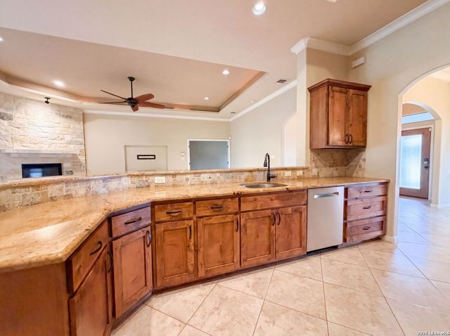 197 VINTAGE RANCH CIR, La Vernia, TX 78121