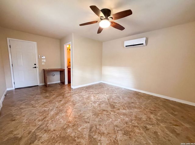 197 VINTAGE RANCH CIR, La Vernia, TX 78121