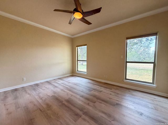 197 VINTAGE RANCH CIR, La Vernia, TX 78121