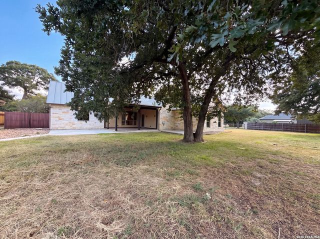 197 VINTAGE RANCH CIR, La Vernia, TX 78121
