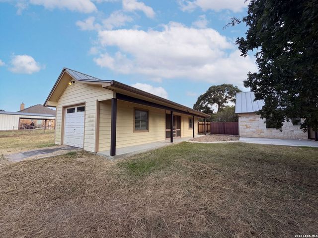 197 VINTAGE RANCH CIR, La Vernia, TX 78121