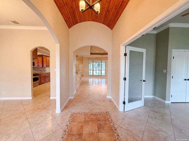 197 VINTAGE RANCH CIR, La Vernia, TX 78121