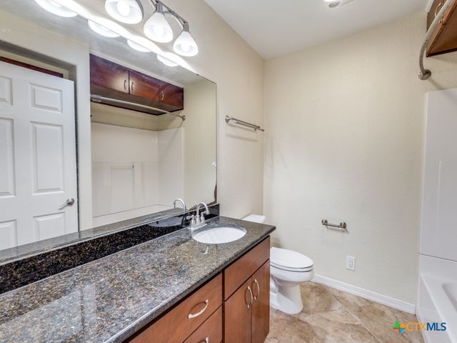 953 E Cedar Street, Seguin, TX 78155