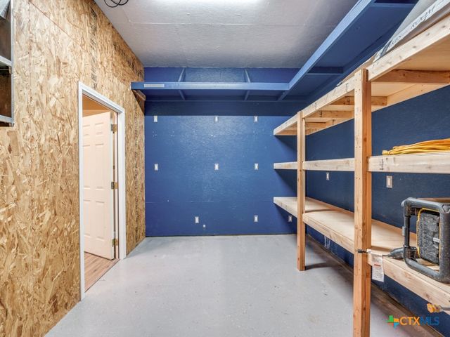 953 E Cedar Street, Seguin, TX 78155