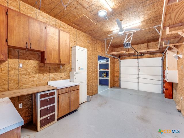 953 E Cedar Street, Seguin, TX 78155