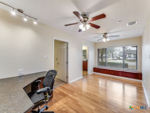 953 E Cedar Street, Seguin, TX 78155