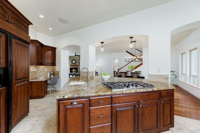 1450 E Covey Run Ct, Eagle, ID 83616