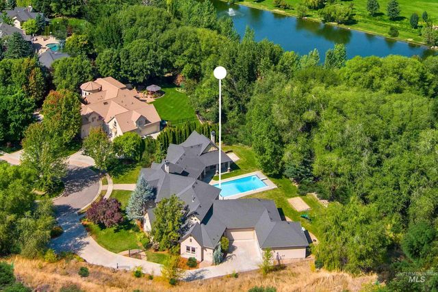 1450 E Covey Run Ct, Eagle, ID 83616