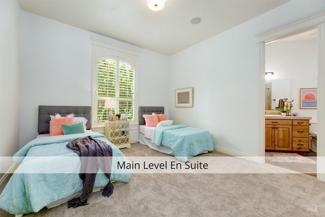 1450 E Covey Run Ct, Eagle, ID 83616