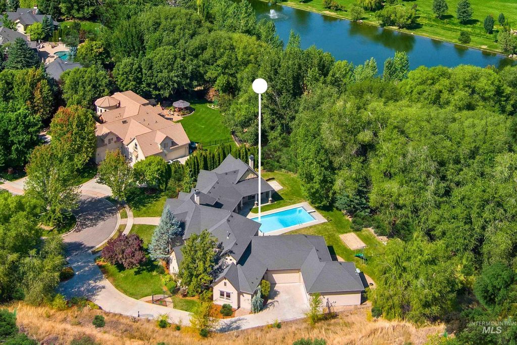 1450 E Covey Run Ct, Eagle, ID 83616 photo 3