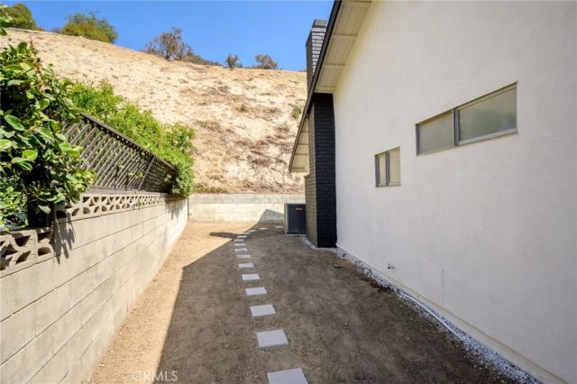 1323 Branta Drive, Glendale, CA 91208