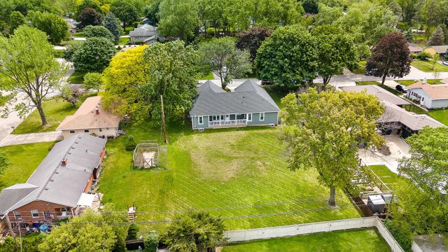 519 Wendt Avenue, East Dundee, IL 60118