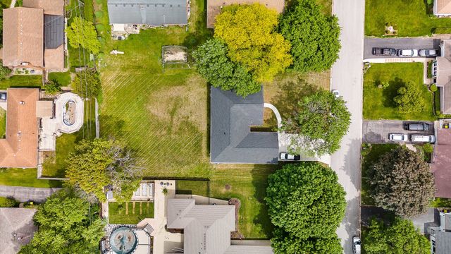 519 Wendt Avenue, East Dundee, IL 60118