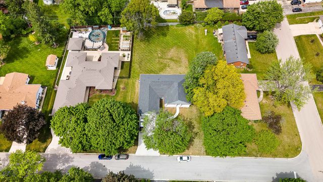 519 Wendt Avenue, East Dundee, IL 60118