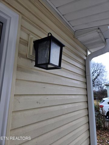 1920 Wheeler St, Knoxville, TN 37917