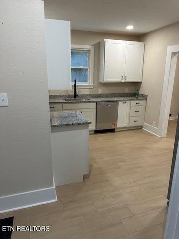 1920 Wheeler St, Knoxville, TN 37917