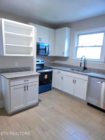 1920 Wheeler St, Knoxville, TN 37917