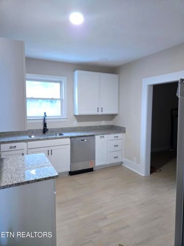 1920 Wheeler St, Knoxville, TN 37917