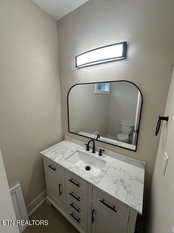 1920 Wheeler St, Knoxville, TN 37917