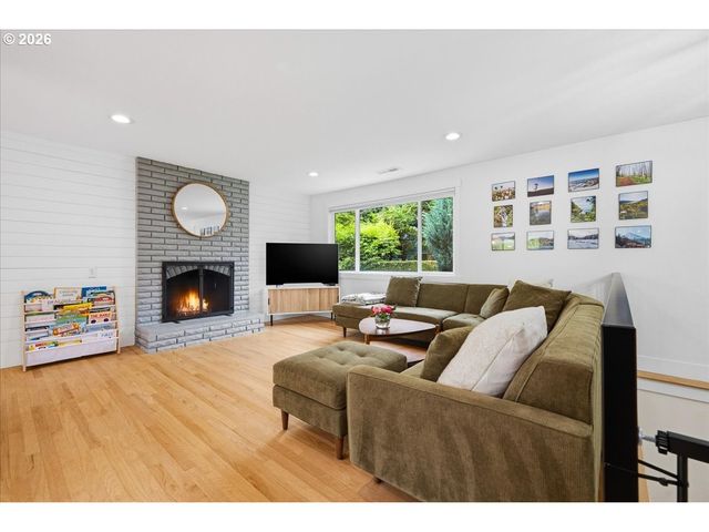 8514 Sw 54TH Ave, Portland, OR 97219