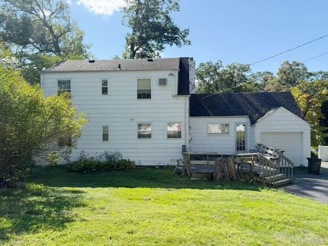 68 Woodbine Road, East Hills, NY 11577
