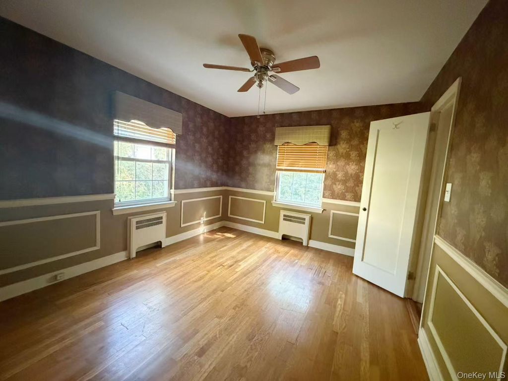 68 Woodbine Road, East Hills, NY 11577 — photo 2