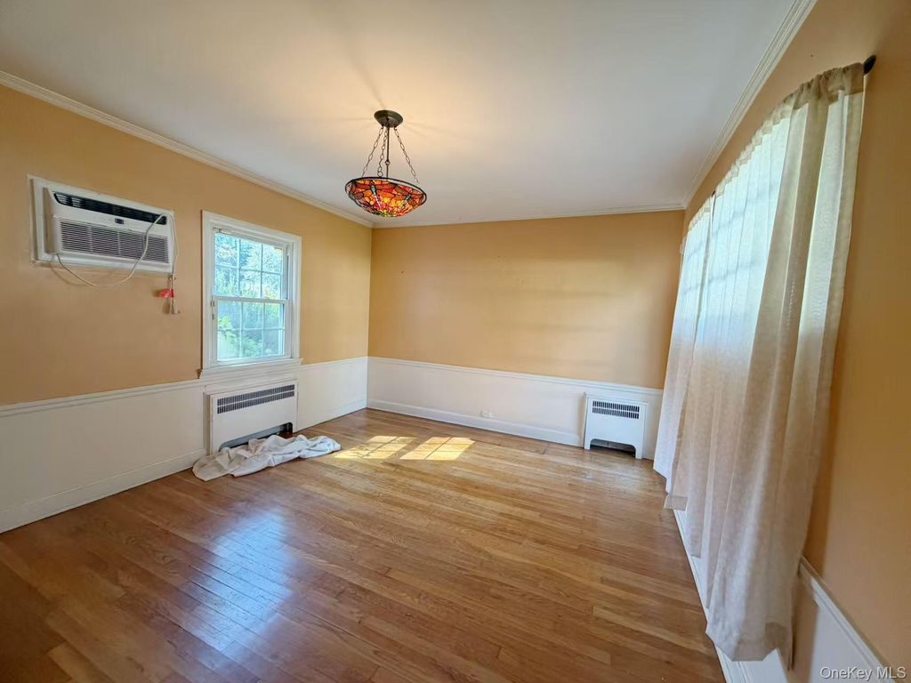 68 Woodbine Road, East Hills, NY 11577 — photo 3