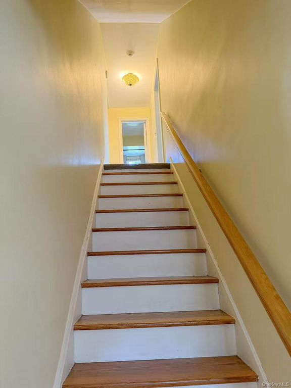 68 Woodbine Road, East Hills, NY 11577 — photo 4