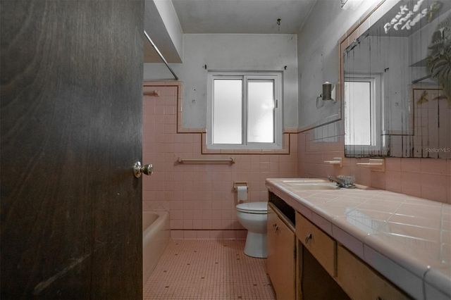 2903 W HEITER STREET, Tampa, FL 33607