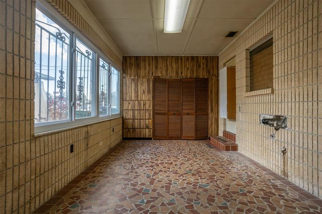 2903 W HEITER STREET, Tampa, FL 33607