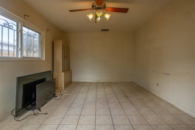 2903 W HEITER STREET, Tampa, FL 33607