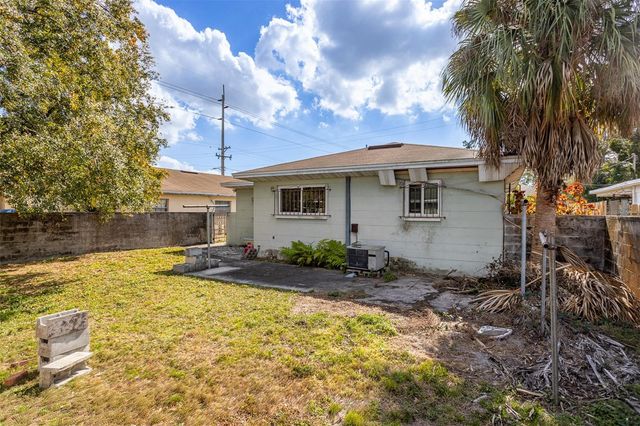 2903 W HEITER STREET, Tampa, FL 33607