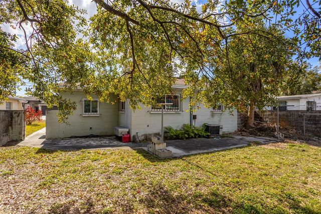 2903 W HEITER STREET, Tampa, FL 33607