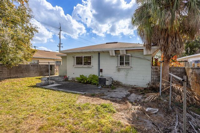 2903 W HEITER STREET, Tampa, FL 33607