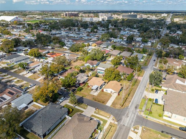 2903 W HEITER STREET, Tampa, FL 33607