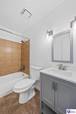 1617 W Crocus Drive, Radcliff, KY 40160