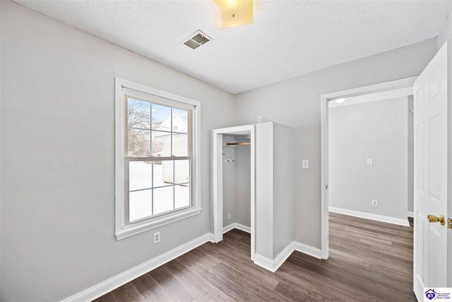 1617 W Crocus Drive, Radcliff, KY 40160