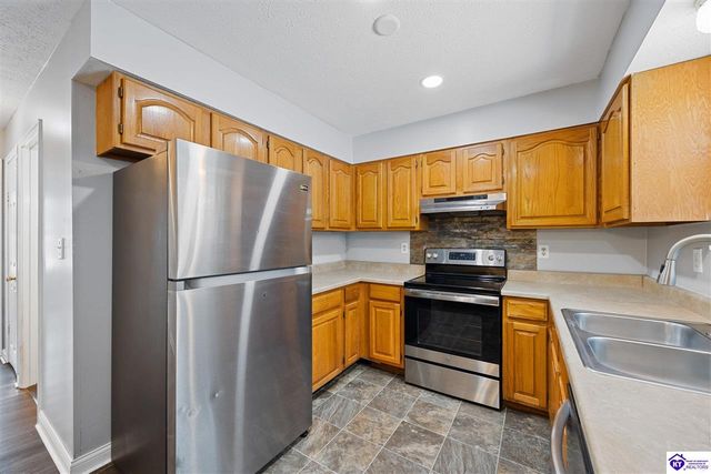 1617 W Crocus Drive, Radcliff, KY 40160