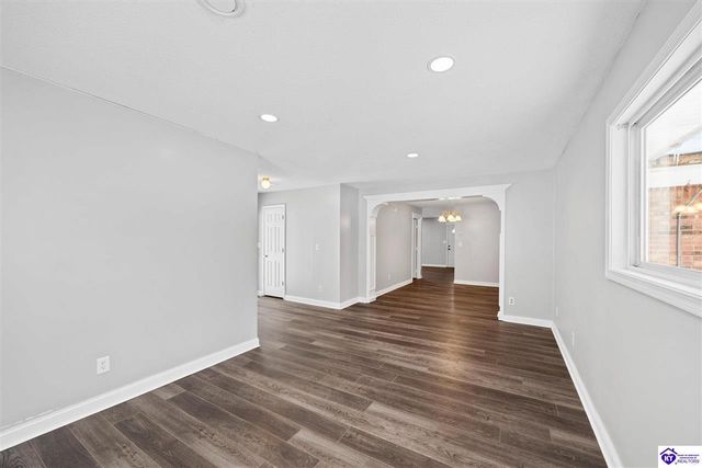 1617 W Crocus Drive, Radcliff, KY 40160