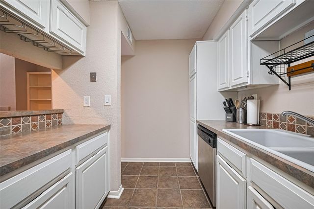 1860 White Oak Drive 334, Houston, TX 77009