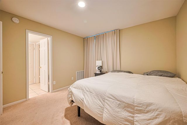 1860 White Oak Drive 334, Houston, TX 77009
