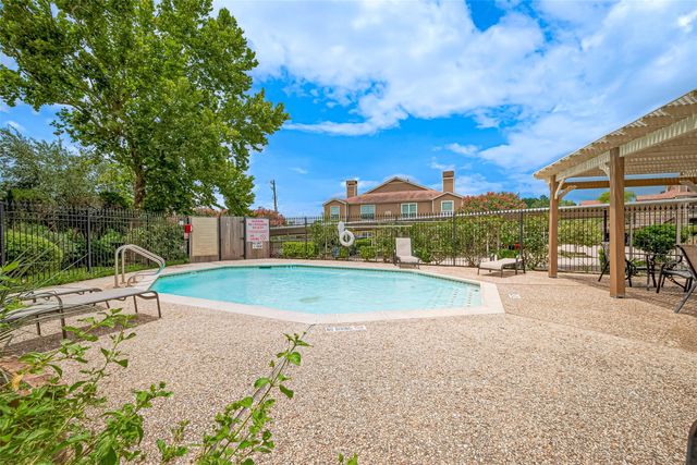 1860 White Oak Drive 334, Houston, TX 77009